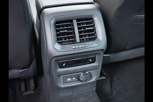 Seat Tarraco 1.4 TSI e-Hybrid PHEV Xperience Business Intense VAN €31.900,- NU VOOR SLECHTS €29.877,- Uw LENTEVOORDEEL €2.023,- |ELEK. ACHTERKLEP| DODE HOEK SENSOR| STOEL+ STUUR VERWARMING| 360 CAMERA | ACHTERBANK VERWARMD| CARPLAY| RIJKLAARPRIJS INCL. 12 MND BOVAG GARANTIE