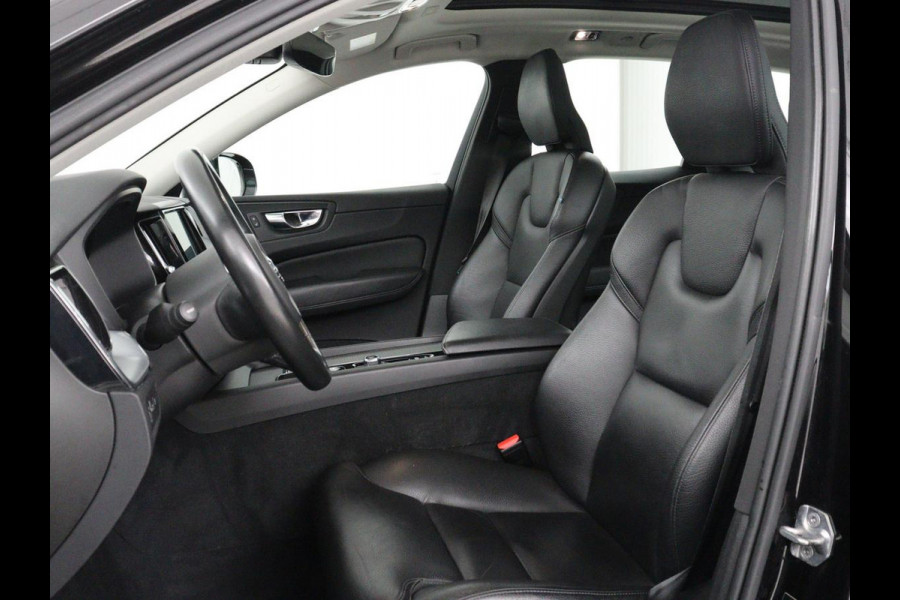 Volvo XC60 2.0 T8 Twin Engine AWD Inscription | Panoramadak | Leder | 360 Camera | Adaptive cruise | Stoelverwarming | Memory | Trekhaak | Carplay | Navigatie | Stuurverwarming | PHEV | Plug In