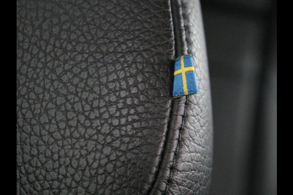 Volvo XC60 2.0 T8 Twin Engine AWD Inscription | Panoramadak | Leder | 360 Camera | Adaptive cruise | Stoelverwarming | Memory | Trekhaak | Carplay | Navigatie | Stuurverwarming | PHEV | Plug In