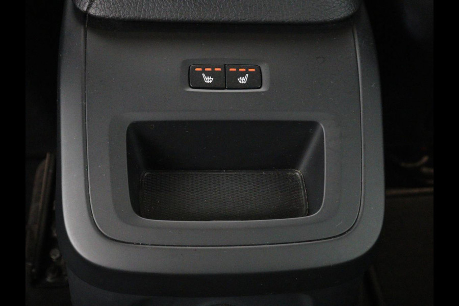 Volvo XC60 2.0 T8 Twin Engine AWD Inscription | Panoramadak | Leder | 360 Camera | Adaptive cruise | Stoelverwarming | Memory | Trekhaak | Carplay | Navigatie | Stuurverwarming | PHEV | Plug In