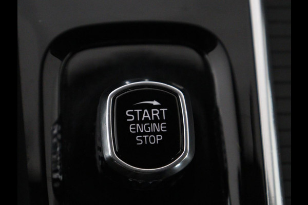 Volvo XC60 2.0 T8 Twin Engine AWD Inscription | Panoramadak | Leder | 360 Camera | Adaptive cruise | Stoelverwarming | Memory | Trekhaak | Carplay | Navigatie | Stuurverwarming | PHEV | Plug In