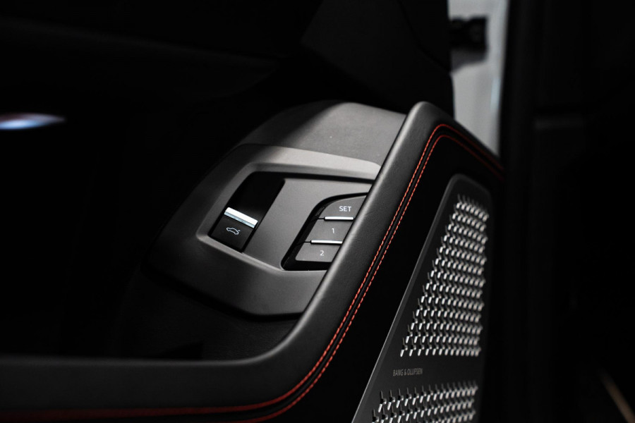 Lamborghini Urus 4.0 V8 *Novitec / B&O Advanced / Panorama / Stoelventilatie + massage / HUD*