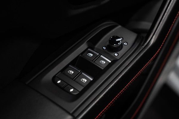 Lamborghini Urus 4.0 V8 *Novitec / B&O Advanced / Panorama / Stoelventilatie + massage / HUD*