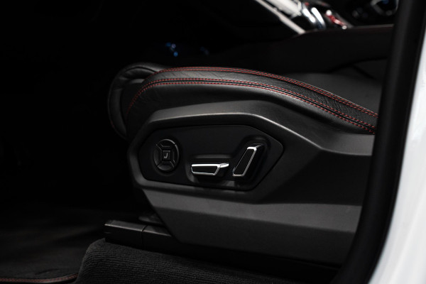 Lamborghini Urus 4.0 V8 *Novitec / B&O Advanced / Panorama / Stoelventilatie + massage / HUD*