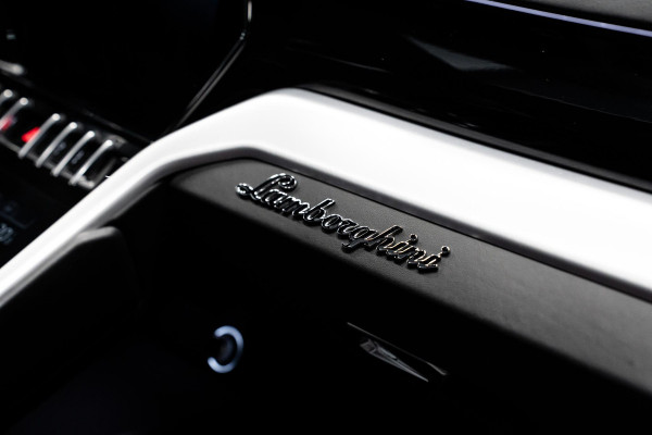 Lamborghini Urus 4.0 V8 *Novitec / B&O Advanced / Panorama / Stoelventilatie + massage / HUD*