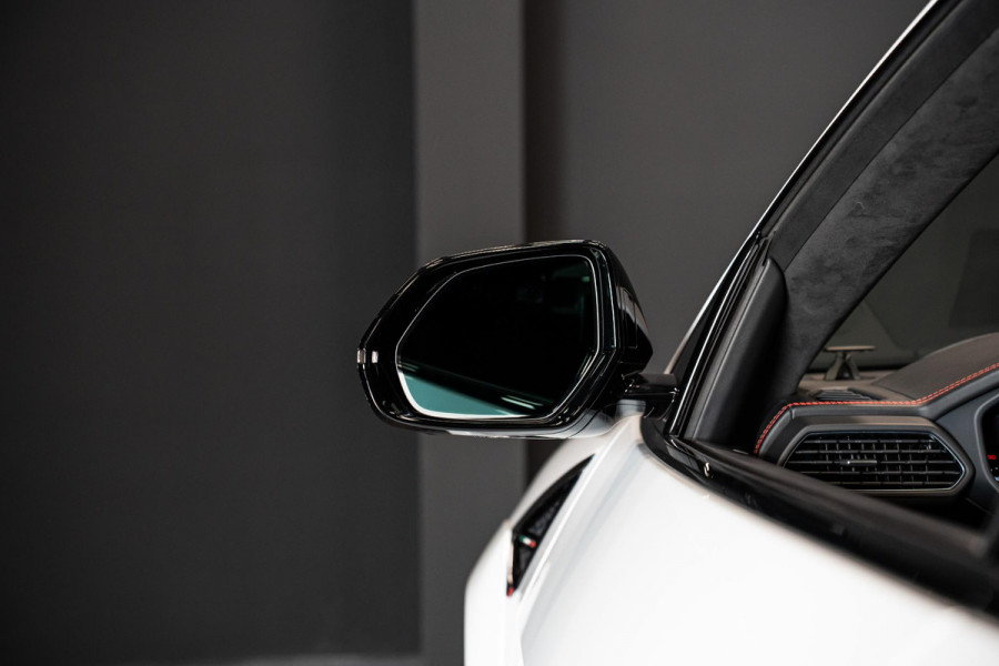 Lamborghini Urus 4.0 V8 *Novitec / B&O Advanced / Panorama / Stoelventilatie + massage / HUD*