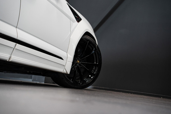Lamborghini Urus 4.0 V8 *Novitec / B&O Advanced / Panorama / Stoelventilatie + massage / HUD*