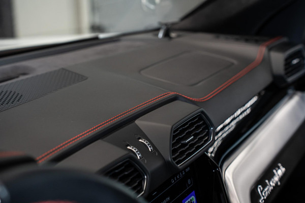 Lamborghini Urus 4.0 V8 *Novitec / B&O Advanced / Panorama / Stoelventilatie + massage / HUD*