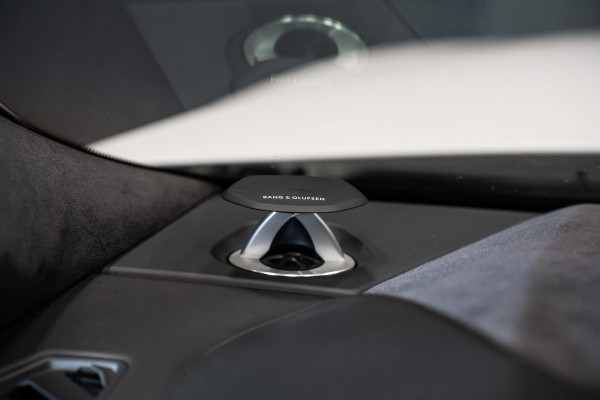 Lamborghini Urus 4.0 V8 *Novitec / B&O Advanced / Panorama / Stoelventilatie + massage / HUD*