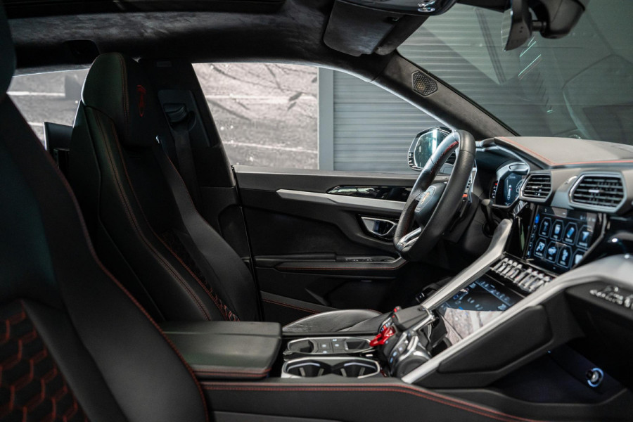 Lamborghini Urus 4.0 V8 *Novitec / B&O Advanced / Panorama / Stoelventilatie + massage / HUD*