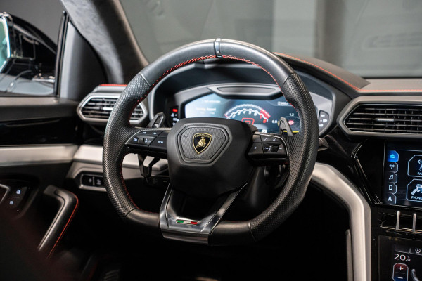 Lamborghini Urus 4.0 V8 *Novitec / B&O Advanced / Panorama / Stoelventilatie + massage / HUD*