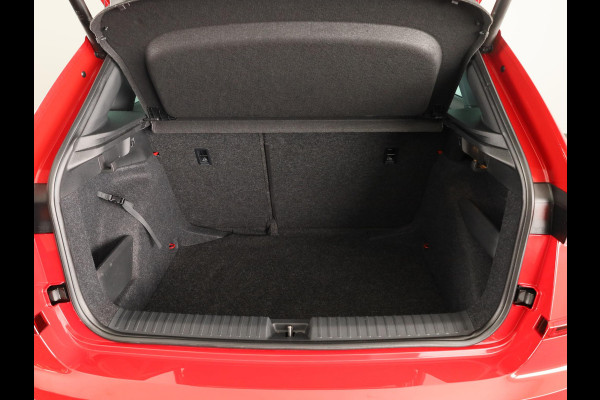 Škoda Kamiq 1.0 TSI Monte Carlo 115 pk | Verlengde garantie | Navigatie via App | Panoramadak | Parkeersensoren | Achteruitrijcamera | Stoelverwarming |