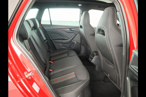 Škoda Kamiq 1.0 TSI Monte Carlo 115 pk | Verlengde garantie | Navigatie via App | Panoramadak | Parkeersensoren | Achteruitrijcamera | Stoelverwarming |