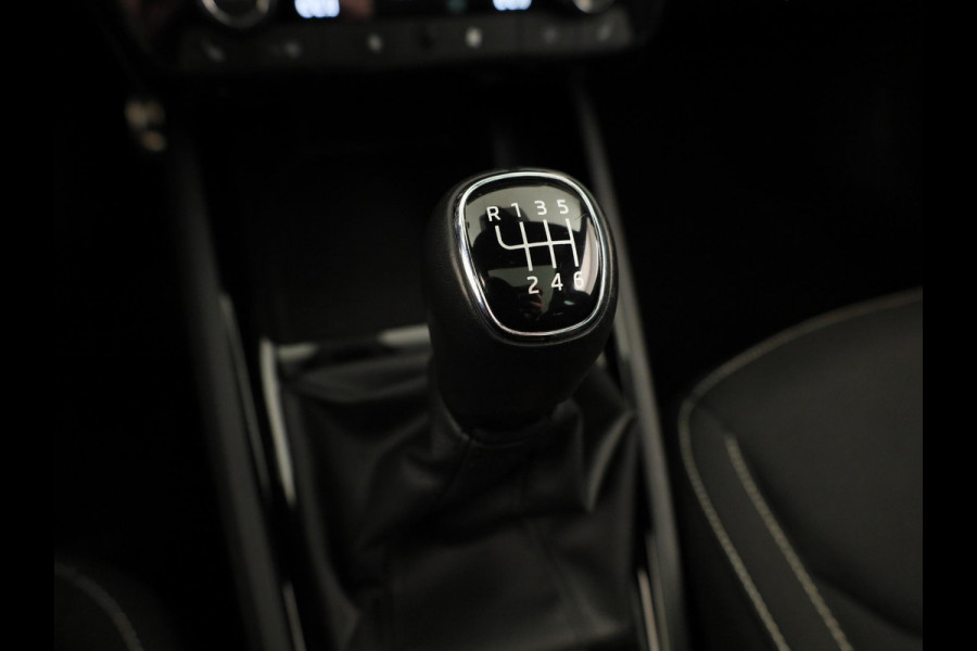 Škoda Kamiq 1.0 TSI Monte Carlo 115 pk | Verlengde garantie | Navigatie via App | Panoramadak | Parkeersensoren | Achteruitrijcamera | Stoelverwarming |