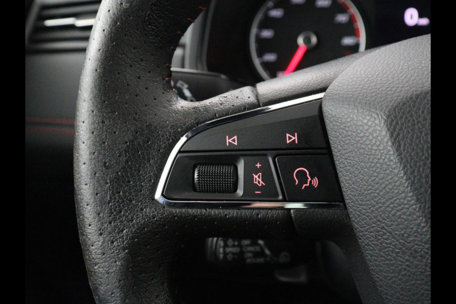 Seat Arona 1.5 TSI EVO FR Intens | Stoelverwarming | Leder/Alcantara | Full LED | Adaptive cruise | Camera | Dodehoek detectie | Carplay | Navigatie | Climate control | Park Assist | Keyless