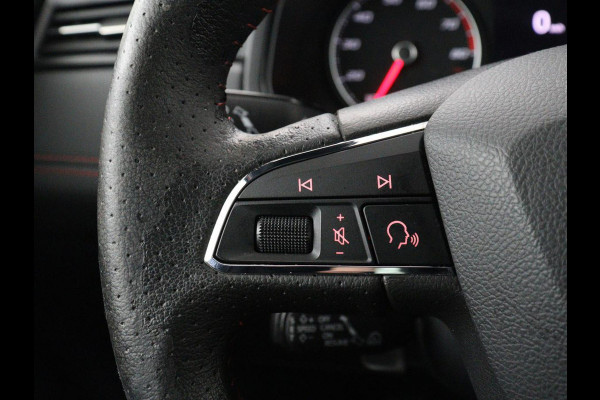 Seat Arona 1.5 TSI EVO FR Intens | Stoelverwarming | Leder/Alcantara | Full LED | Adaptive cruise | Camera | Dodehoek detectie | Carplay | Navigatie | Climate control | Park Assist | Keyless