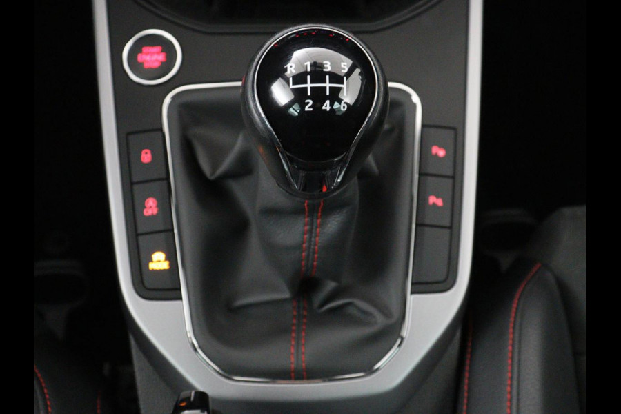 Seat Arona 1.5 TSI EVO FR Intens | Stoelverwarming | Leder/Alcantara | Full LED | Adaptive cruise | Camera | Dodehoek detectie | Carplay | Navigatie | Climate control | Park Assist | Keyless