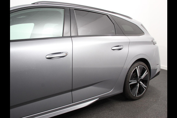 Peugeot 308 1.2 PureTech GT Climate control Adaptive cruise control Parkeersensoren Achteruitrijcamera Navigatie  LED Apple Carplay/ Android Auto