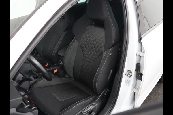 Škoda SCALA 1.0 TSI Sport | Automaat | Trekhaak | Carplay | 17'' | Sportstoelen | Full LED | Parkeerhulp | Climate control | Cruise control | Bluetooth