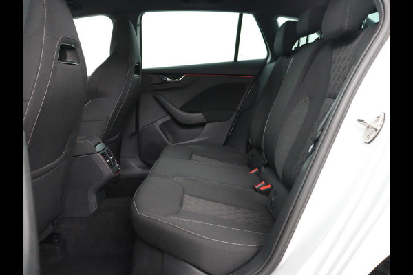 Škoda SCALA 1.0 TSI Sport | Automaat | Trekhaak | Carplay | 17'' | Sportstoelen | Full LED | Parkeerhulp | Climate control | Cruise control | Bluetooth