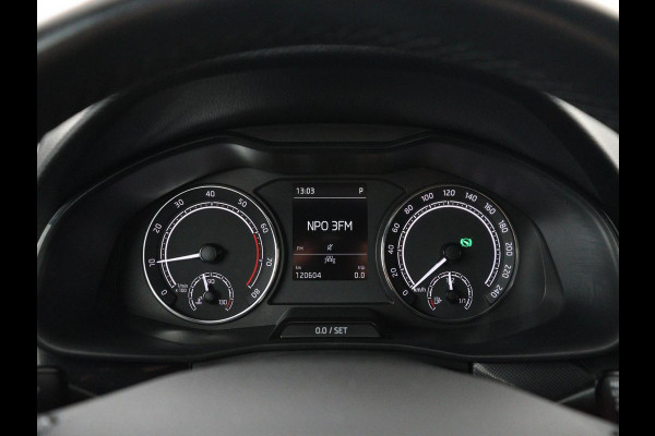 Škoda SCALA 1.0 TSI Sport | Automaat | Trekhaak | Carplay | 17'' | Sportstoelen | Full LED | Parkeerhulp | Climate control | Cruise control | Bluetooth