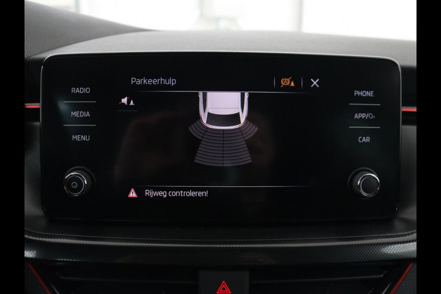 Škoda SCALA 1.0 TSI Sport | Automaat | Trekhaak | Carplay | 17'' | Sportstoelen | Full LED | Parkeerhulp | Climate control | Cruise control | Bluetooth