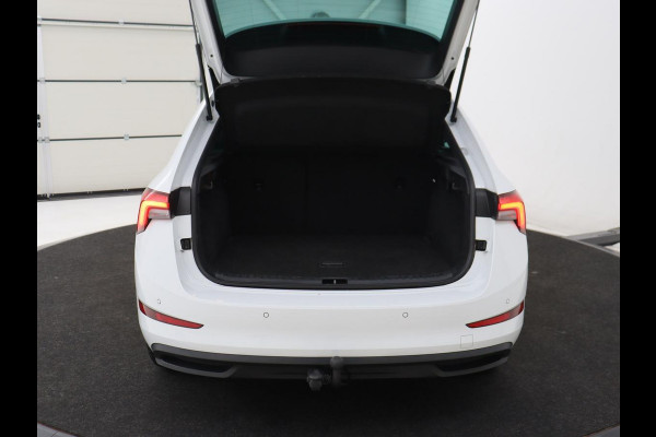 Škoda SCALA 1.0 TSI Sport | Automaat | Trekhaak | Carplay | 17'' | Sportstoelen | Full LED | Parkeerhulp | Climate control | Cruise control | Bluetooth