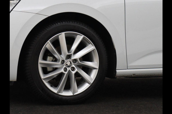 Škoda SCALA 1.0 TSI Sport | Automaat | Trekhaak | Carplay | 17'' | Sportstoelen | Full LED | Parkeerhulp | Climate control | Cruise control | Bluetooth