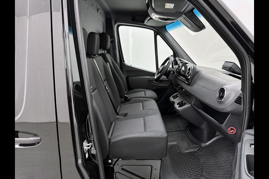 Mercedes-Benz Sprinter 317 1.9 CDI L2H2 Select Navigatie Trekhaak 3500kg Parkeerpakket Betimmering Stoelverwarming