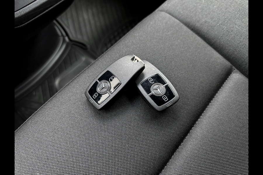 Mercedes-Benz Sprinter 317 1.9 CDI L2H2 Select Navigatie Trekhaak 3500kg Parkeerpakket Betimmering Stoelverwarming