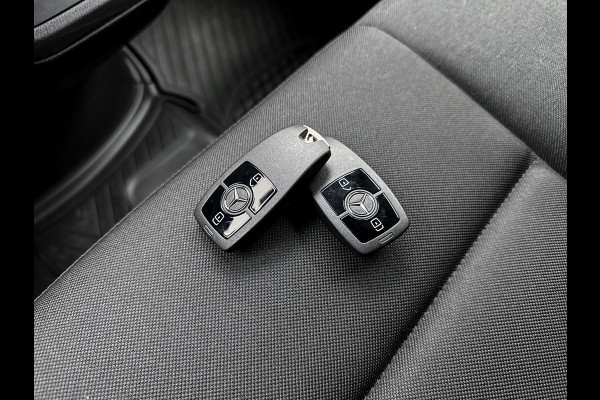 Mercedes-Benz Sprinter 317 1.9 CDI L2H2 Select Navigatie Trekhaak 3500kg Parkeerpakket Betimmering Stoelverwarming