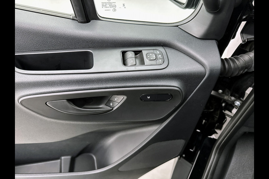 Mercedes-Benz Sprinter 317 1.9 CDI L2H2 Select Navigatie Trekhaak 3500kg Parkeerpakket Betimmering Stoelverwarming