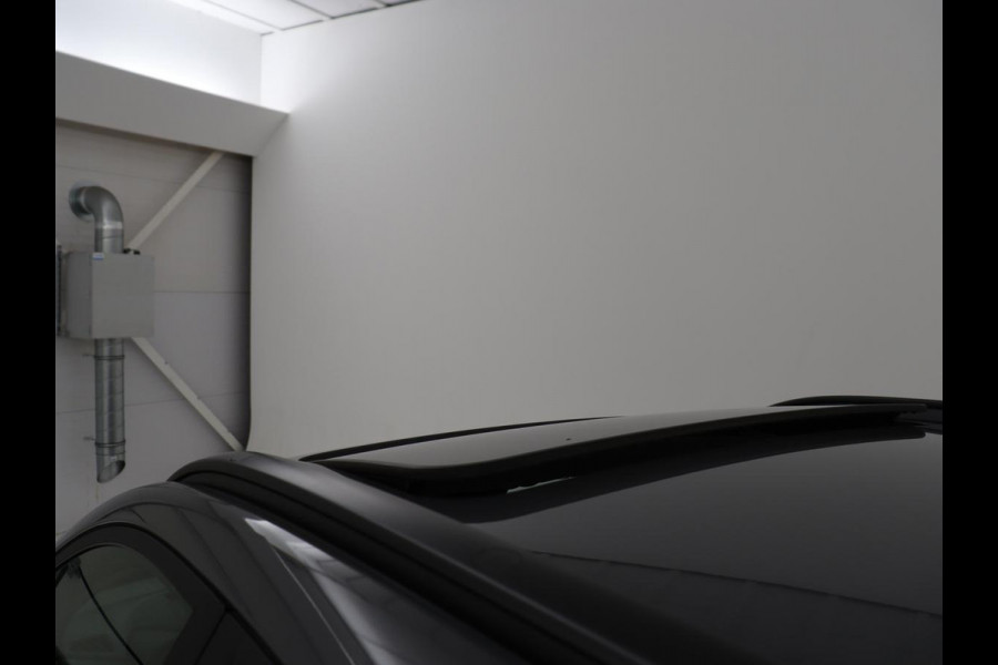 Hyundai Kona 1.6 GDI HEV Premium Sky | Schuifdak | Leder | Stoelventilatie | Adaptive cruise | Trekhaak | Head-Up | Carplay | Camera | Achterbankverwarming | Navigatie | Keyless | Climate control