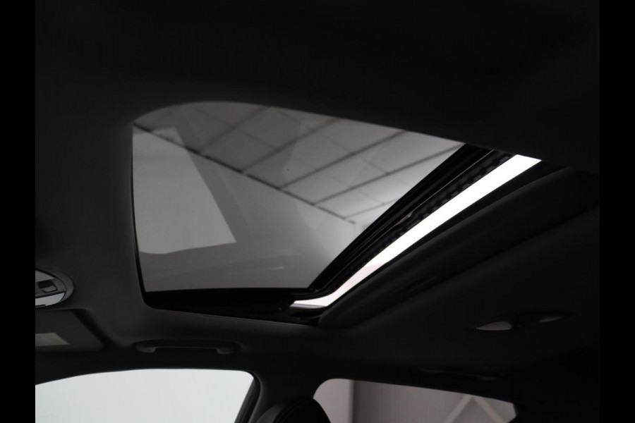 Hyundai Kona 1.6 GDI HEV Premium Sky | Schuifdak | Leder | Stoelventilatie | Adaptive cruise | Trekhaak | Head-Up | Carplay | Camera | Achterbankverwarming | Navigatie | Keyless | Climate control