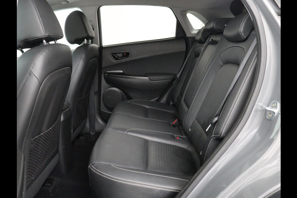 Hyundai Kona 1.6 GDI HEV Premium Sky | Schuifdak | Leder | Stoelventilatie | Adaptive cruise | Trekhaak | Head-Up | Carplay | Camera | Achterbankverwarming | Navigatie | Keyless | Climate control
