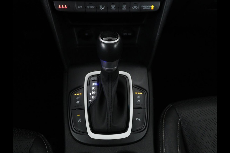 Hyundai Kona 1.6 GDI HEV Premium Sky | Schuifdak | Leder | Stoelventilatie | Adaptive cruise | Trekhaak | Head-Up | Carplay | Camera | Achterbankverwarming | Navigatie | Keyless | Climate control