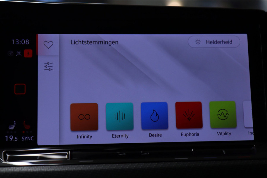 Volkswagen Golf 1.5 eTSI R-Line Pano/HUD/H&K/CAM/BLINDESPOT/BOMVOL