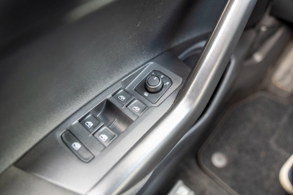 Volkswagen Polo 1.0 TSI Life Business|Prijs rijklaar incl. 12 mnd garantie|PDC Camera NAV LMV DAB Stoelverwarming Carplay