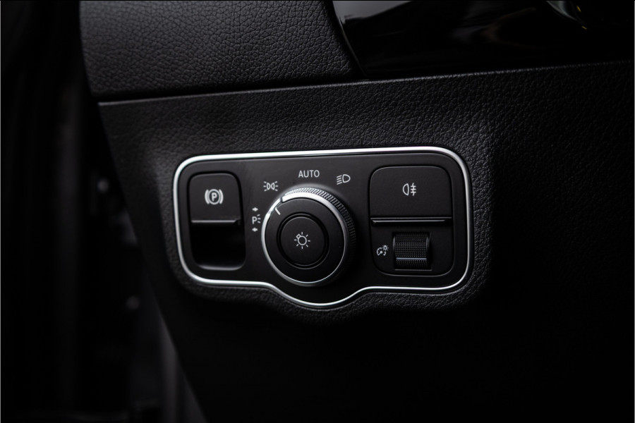 Mercedes-Benz GLA GLA200 - ACC | Camera | Stoelverwarming