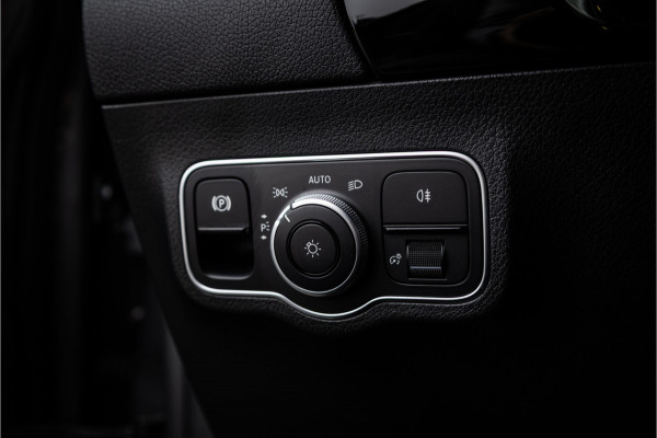 Mercedes-Benz GLA GLA200 - ACC | Camera | Stoelverwarming