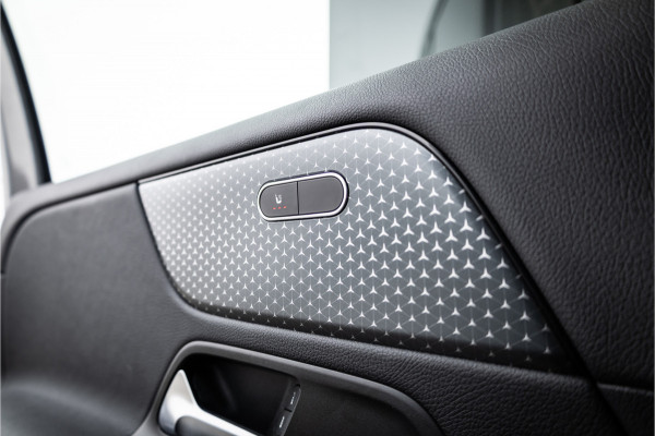 Mercedes-Benz GLA GLA200 - ACC | Camera | Stoelverwarming