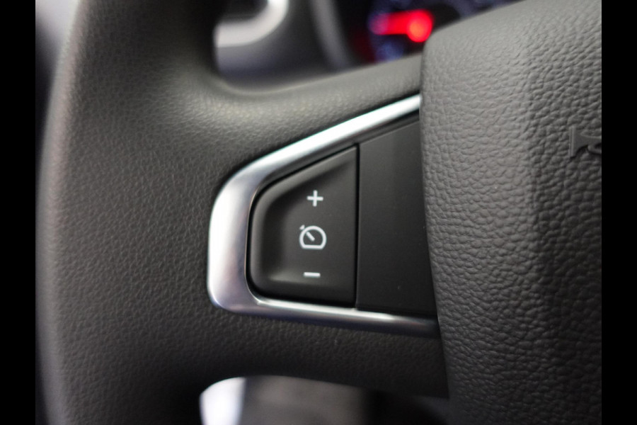 Renault Master T33 2.3 dCi 135PK L2H2 BPM VRIJ! Airco Cruise control Parkeersensoren Navigatie Trekhaak Prijs