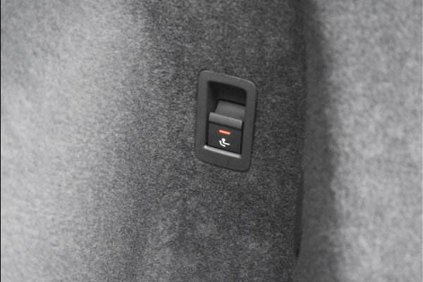 Audi Q3 Sportback 45 TFSI e S-Line 245 Pk Navi Sfeerverlichting Full Led Keyless Trekhaak 20 Inch Unieke staat