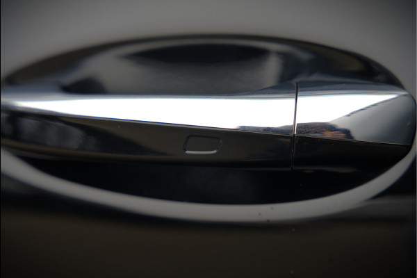 Mercedes-Benz CLA-Klasse Shooting Brake 250 e Business Solution AMG Limited | Panoramadak | Stoelverwarming | Memory Seats | Keyless | Ambiance Verlichting | Apple Carplay | Camera | Cruise Control |