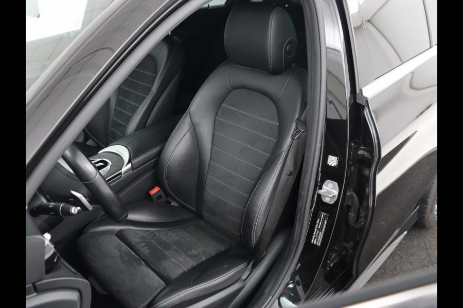 Mercedes-Benz C-Klasse 160 AMG Limited | Stoelverwarming | Leder/Alcantara | Trekhaak | Full LED | Park Assist | Camera | Navigatie | Climate control | Bluetooth | Cruise control