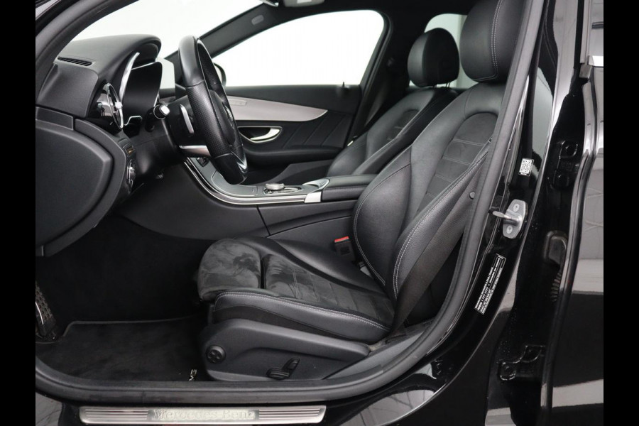 Mercedes-Benz C-Klasse 160 AMG Limited | Stoelverwarming | Leder/Alcantara | Trekhaak | Full LED | Park Assist | Camera | Navigatie | Climate control | Bluetooth | Cruise control