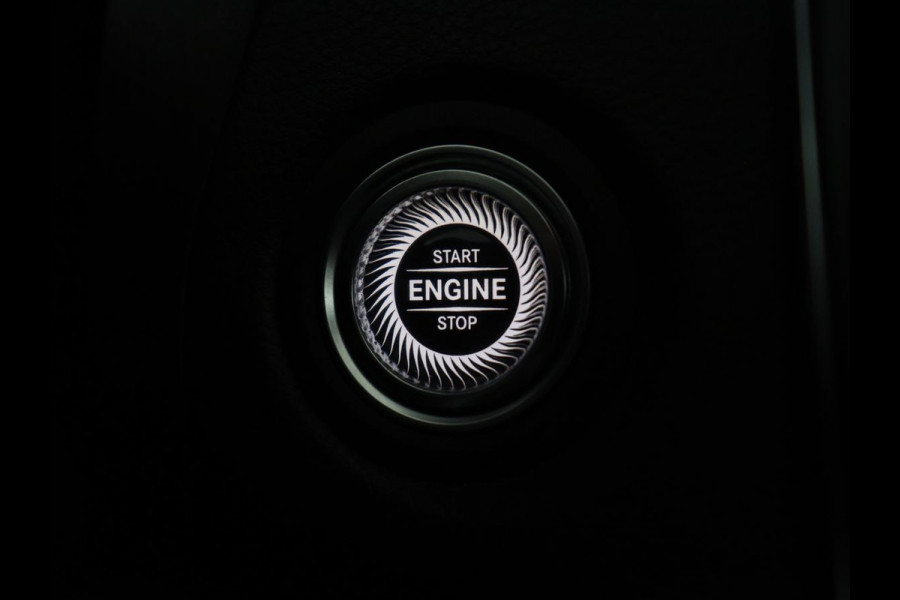 Mercedes-Benz C-Klasse 160 AMG Limited | Stoelverwarming | Leder/Alcantara | Trekhaak | Full LED | Park Assist | Camera | Navigatie | Climate control | Bluetooth | Cruise control