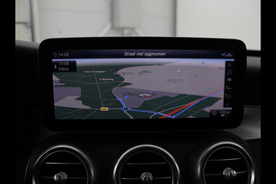 Mercedes-Benz C-Klasse 160 AMG Limited | Stoelverwarming | Leder/Alcantara | Trekhaak | Full LED | Park Assist | Camera | Navigatie | Climate control | Bluetooth | Cruise control