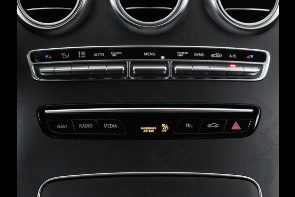 Mercedes-Benz C-Klasse 160 AMG Limited | Stoelverwarming | Leder/Alcantara | Trekhaak | Full LED | Park Assist | Camera | Navigatie | Climate control | Bluetooth | Cruise control