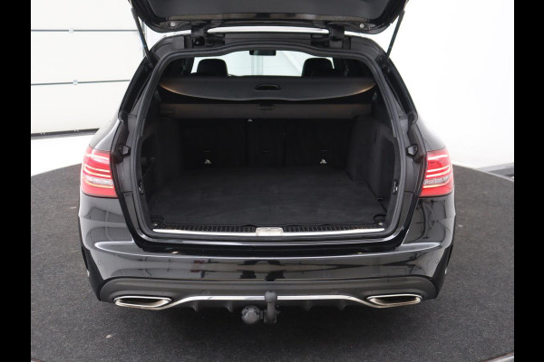 Mercedes-Benz C-Klasse 160 AMG Limited | Stoelverwarming | Leder/Alcantara | Trekhaak | Full LED | Park Assist | Camera | Navigatie | Climate control | Bluetooth | Cruise control